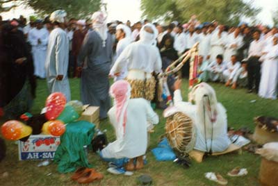 blurdanc.jpg - 30674 Bytes